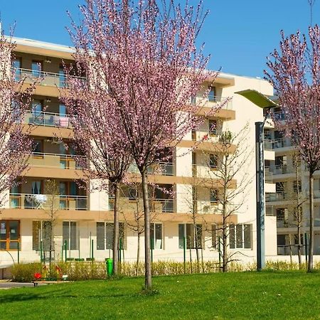 Apartment Solar 50, Private Parking, 2 Bedroom Бухарест Экстерьер фото