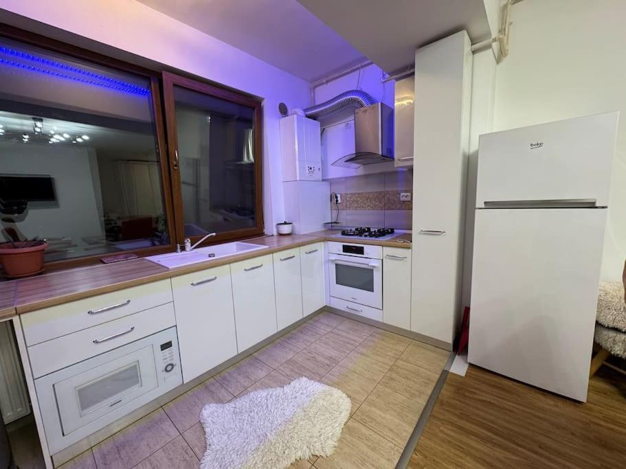 Apartment Solar 50, Private Parking, 2 Bedroom Бухарест Экстерьер фото